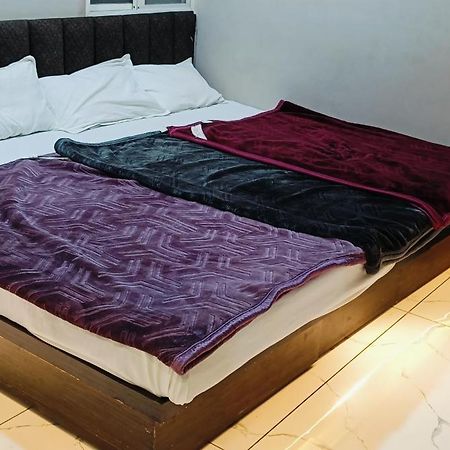 Hotel Rainbow Ujjain Extérieur photo